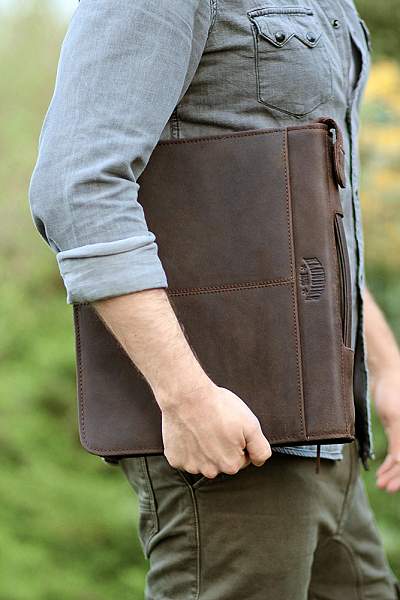 Папка для документов KLONDIKE «Ben», натуральная кожа в темно-коричневом цвете, 33 х 22,5 х 2,5 см KD1036-03 KLONDIKE 1896, Артикул: KD1036-03 фото №1