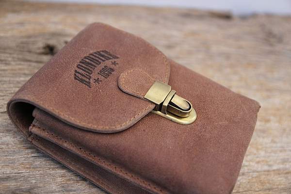 Сумка на пояс KLONDIKE «Bobby», натуральная кожа в светло-коричневом цвете, 12 х 17 х 5,5 см KD1032-02 KLONDIKE 1896, Артикул: KD1032-02 фото №1