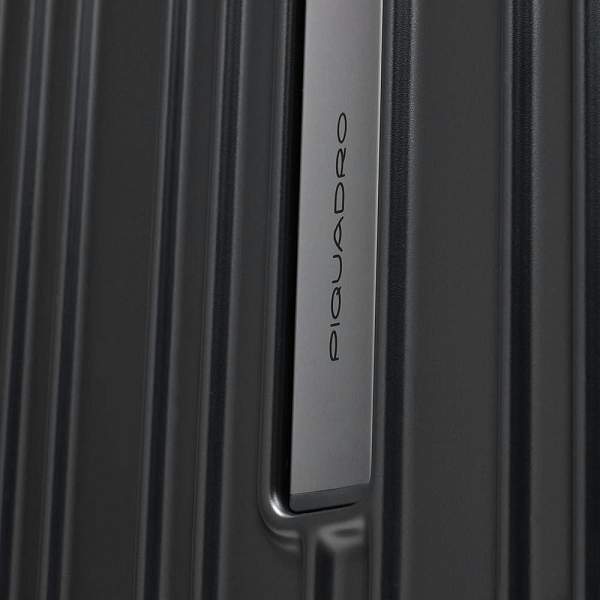 Чемодан для ручной клади из поликарбоната Piquadro BV6700PQL/NO матовый черный Piquadro, Артикул: BV6700PQL/NO фото №1