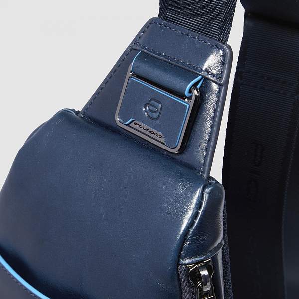 Рюкзак с одной лямкой Piquadro Piquadro, Артикул: CA5577B2/BLU2 фото №1