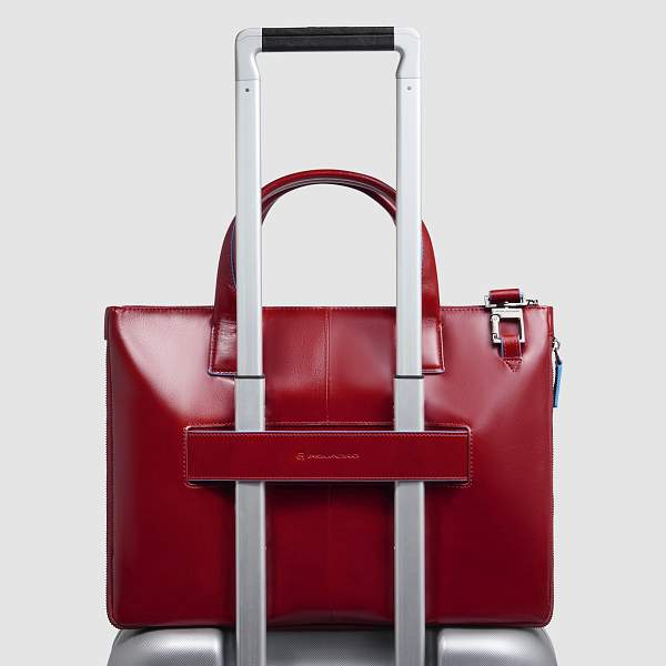 Сумка Piquadro CA6857B2/R кожаная красная Piquadro, Артикул: CA6857B2/R фото №1