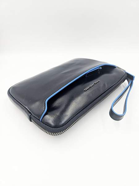 Клатч кожаный Piquadro AC5946B2R/BLU Piquadro, Артикул: AC5946B2R/BLU фото №1