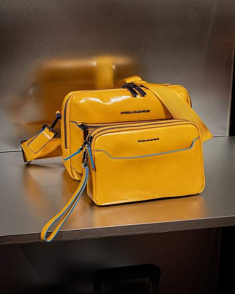 Клатч с двумя отделениями Piquadro AC6901B2R/G жёлтый Piquadro, Артикул: AC6901B2R/G фото №1