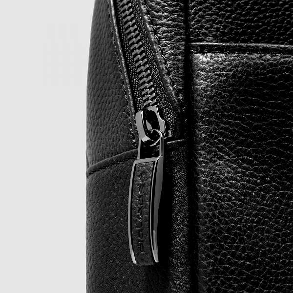 Сумка Piquadro через плечо кожаная черная CA6762MOS/N Piquadro, Артикул: CA6762MOS/N фото №1