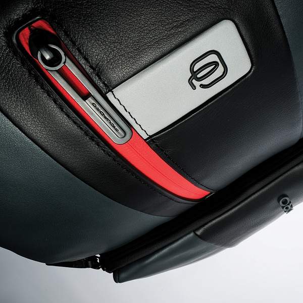 Рюкзак кожаный Piquadro CA4550UB00BML/GRN с подсветкой черно-серый Piquadro, Артикул: CA4550UB00BML/GRN фото №1