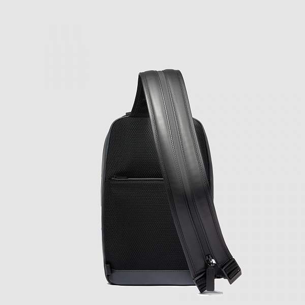 Рюкзак с одной лямкой Piquadro CA6801UB00/GRN кожаный черно-серый Piquadro, Артикул: CA6801UB00/GRN фото №1