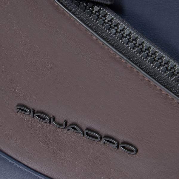 Рюкзак с одной лямкой Piquadro CA6784AP/BLUTM кожаный сине-коричневый Piquadro, Артикул: CA6784AP/BLUTM фото №1