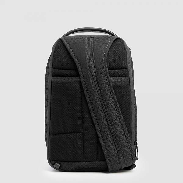 Рюкзак с одной лямкой Piquadro CA6826W139/N черный Piquadro, Артикул: CA6826W139/N фото №1