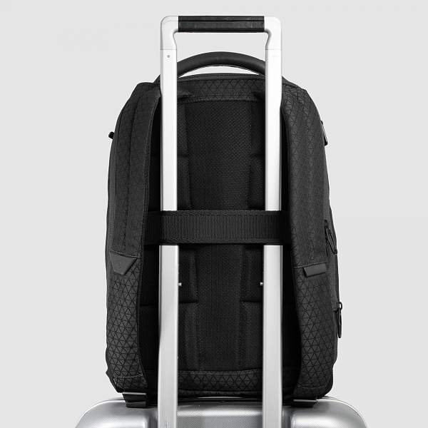 Рюкзак для путешествий Piquadro CA6827W139/N черный Piquadro, Артикул: CA6827W139/N фото №1