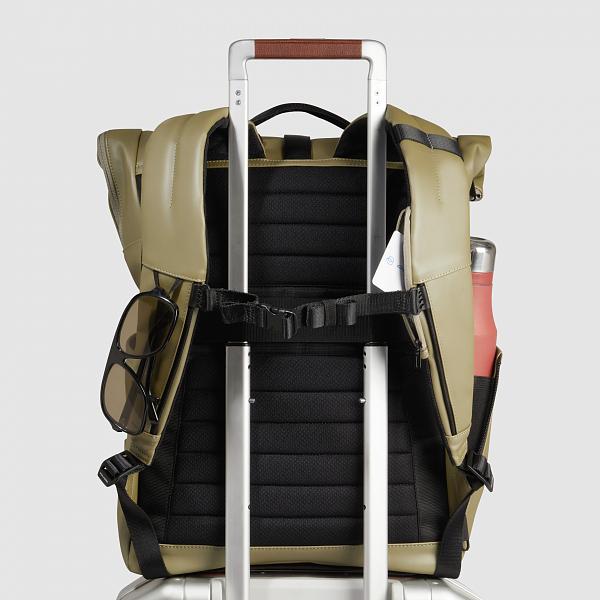 Мужской рюкзак Piquadro CA6291C2OW/VE3 оливковый Piquadro, Артикул: CA6291C2OW/VE3 фото №1