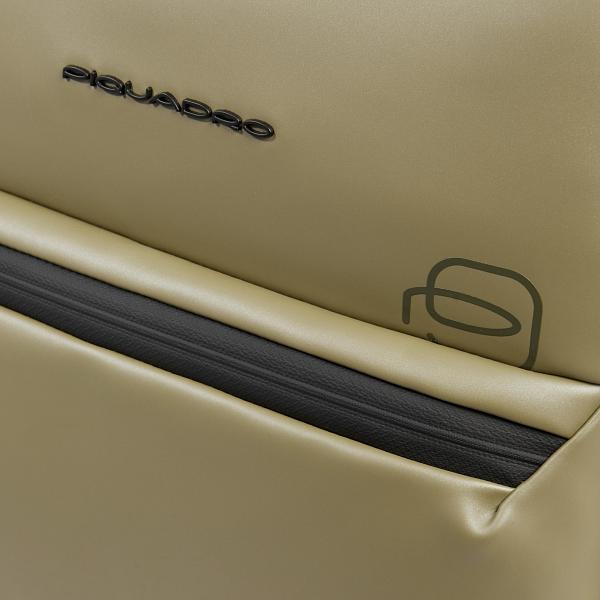 Мужской рюкзак Piquadro CA6465C2OW/VE3 оливковый Piquadro, Артикул: CA6465C2OW/VE3 фото №1