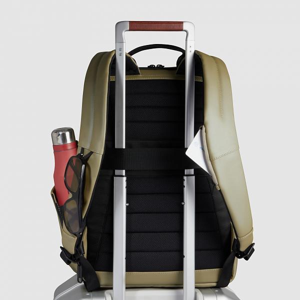 Мужской рюкзак Piquadro CA6465C2OW/VE3 оливковый Piquadro, Артикул: CA6465C2OW/VE3 фото №1