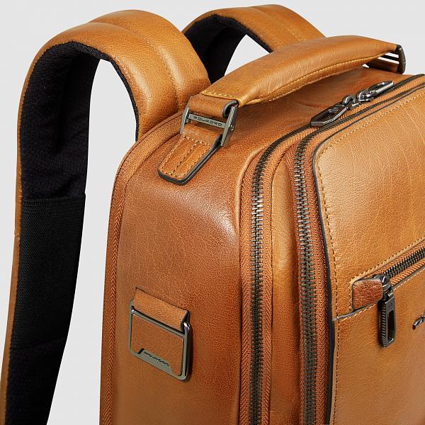 Рюкзак среднего размера кожаный Piquadro CA7021S141/BE Piquadro, Артикул: CA7021S141/BE фото №1