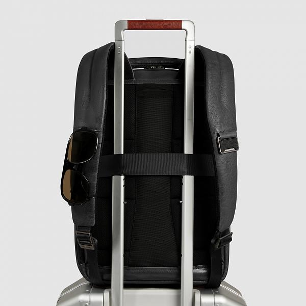 Рюкзак среднего размера кожаный Piquadro CA7021S141/N Piquadro, Артикул: CA7021S141/N фото №1