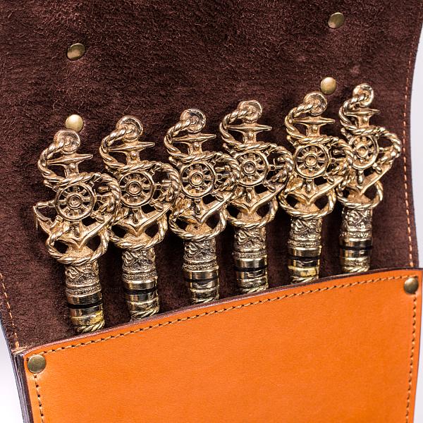 Подарочный набор шампуров "Капитан" 6шт. в колчане из натуральной кожи AKSO 377КК6-Г АКСО, Артикул: 377КК6-Г фото №1