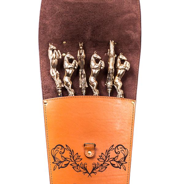 Подарочный набор шампуров 6шт. (Лошадь) в колчане из натуральной кожи AKSO 374ЛО6-Г1 АКСО, Артикул: 374ЛО6-Г1 фото №1