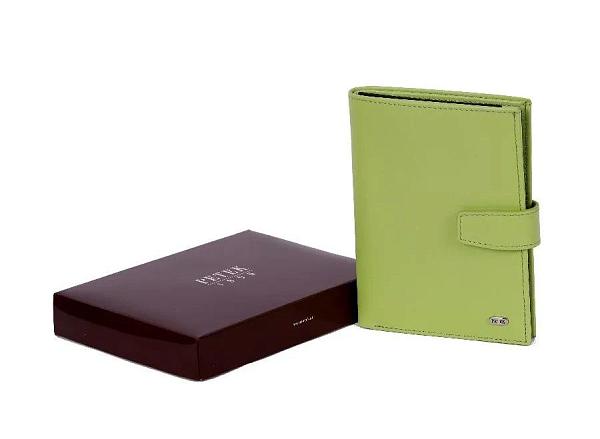 Обложка для паспорта и автодокументов женская кожаная Petek 596.000.05 Petek, Артикул: 596.000.05 фото №1